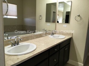 457 W Aventino Ave in Mountain House, CA - Building Photo - Building Photo