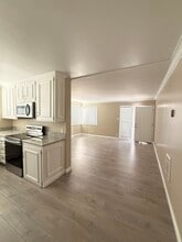 4104 Emerald St, Unit C in Torrance, CA - Building Photo - Building Photo