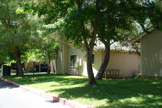 Country Lane Apartments in Citrus Heights, CA - Foto de edificio - Building Photo