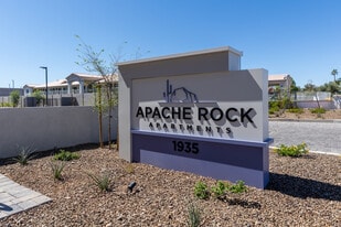 Apache Rock Apartments in Tempe, AZ - Building Photo