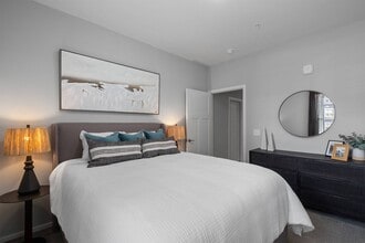 Shoreline Flats Apartments in Holland, MI - Building Photo - Building Photo