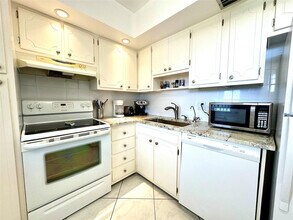 2671 S Course Dr in Pompano Beach, FL - Foto de edificio - Building Photo