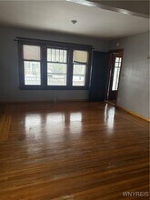 402 Hamilton Blvd in Kenmore, NY - Building Photo - Building Photo