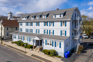 39 Park St in Thomaston, CT - Foto de edificio - Primary Photo