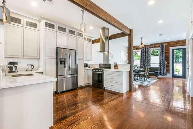 1512 Baronne St in New Orleans, LA - Building Photo - Building Photo