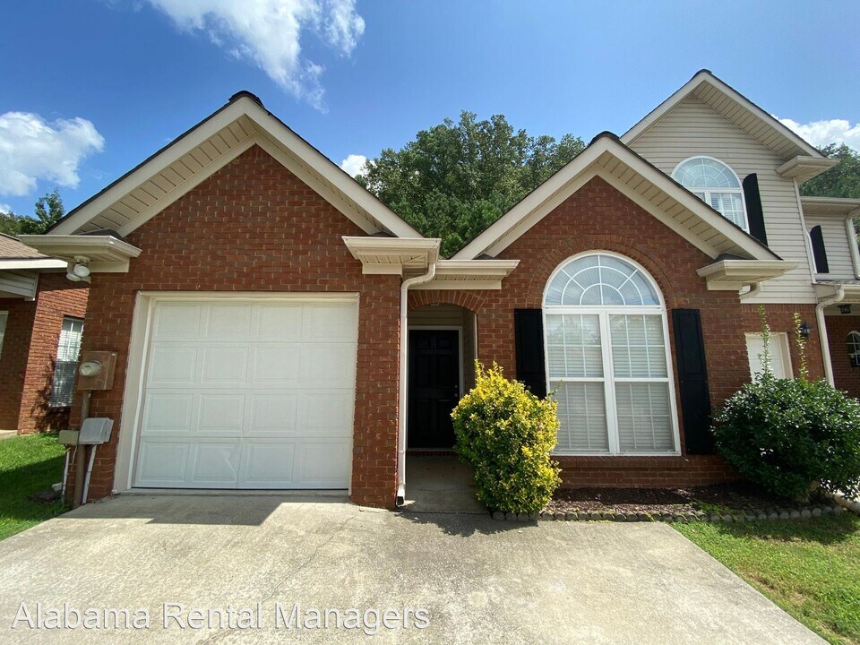 148 Hayesbury Ct in Pelham, AL - Foto de edificio