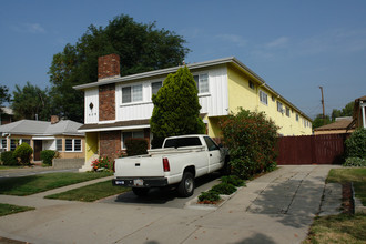 409 Irving Ave in Glendale, CA - Building Photo - Building Photo