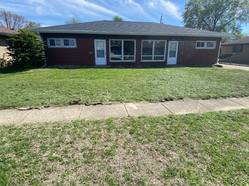 1308 Chestnut St in Pekin, IL - Building Photo