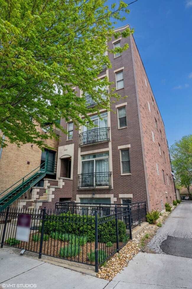 property at 413 N Noble St