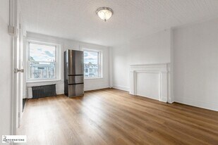 122 President St, Unit 4 in Brooklyn, NY - Building Photo