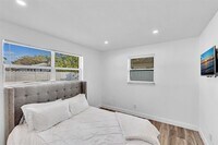 228 NW 9th Ave photo'