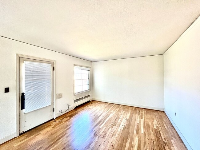 1085 E 19th Ave in Eugene, OR - Building Photo - Building Photo