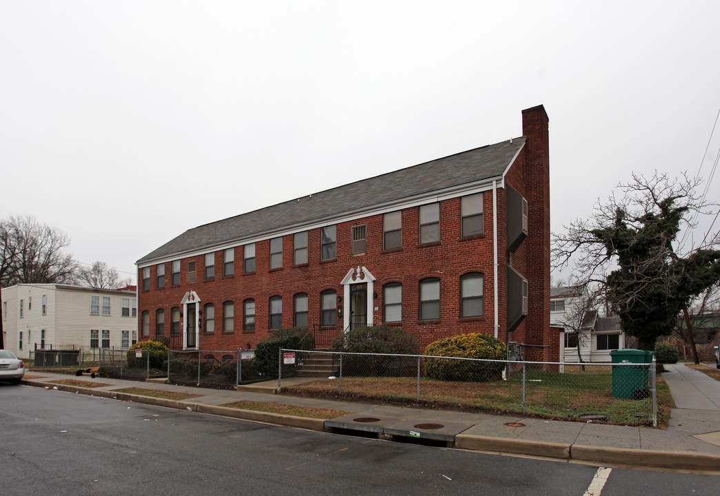 419-421 32nd St SE in Washington, DC - Building Photo