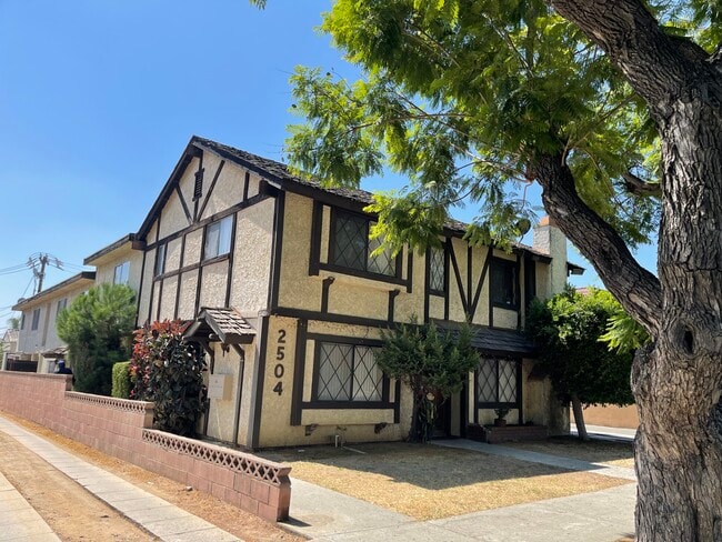 property at 2504 W Grand Ave