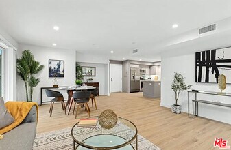 5405 Hermitage Ave in Los Angeles, CA - Building Photo - Building Photo