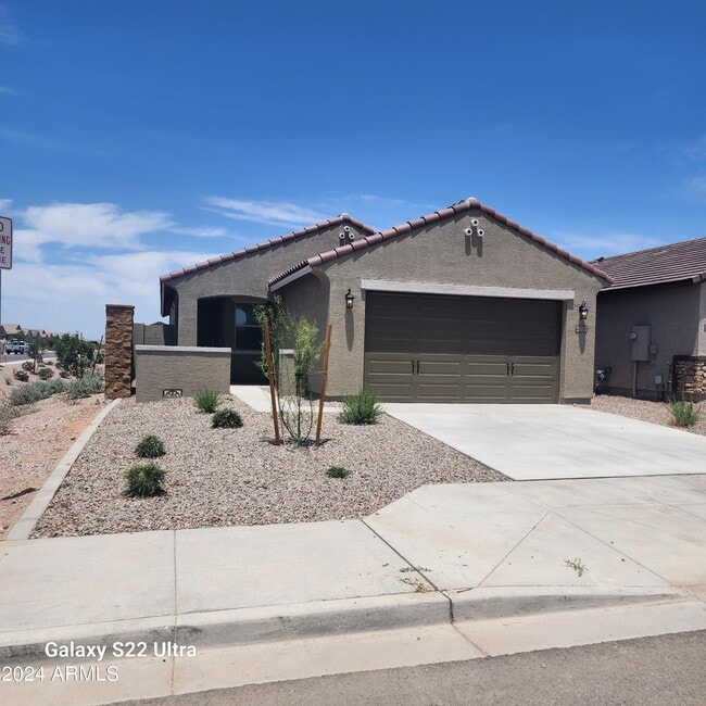 property at 40150 W Wade Dr