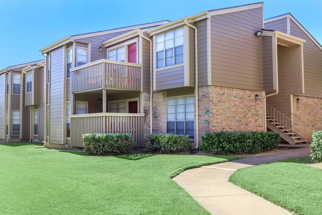 Bel Air on 16th in Plano, TX - Building Photo