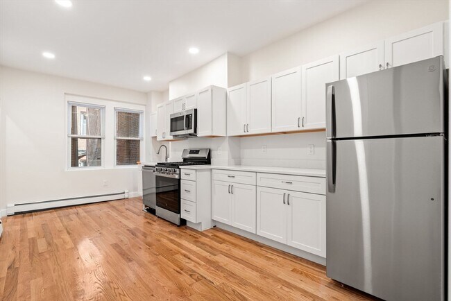 159 Salem St, Unit 2