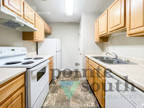 380 N Crow Rd, Unit B in Pensacola, FL - Building Photo - Building Photo