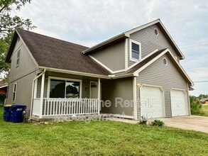 307 E Main St in Smithville, MO - Building Photo - Building Photo