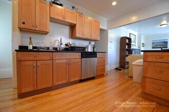 8 Lane Park, Unit 2 in Boston, MA - Foto de edificio - Building Photo