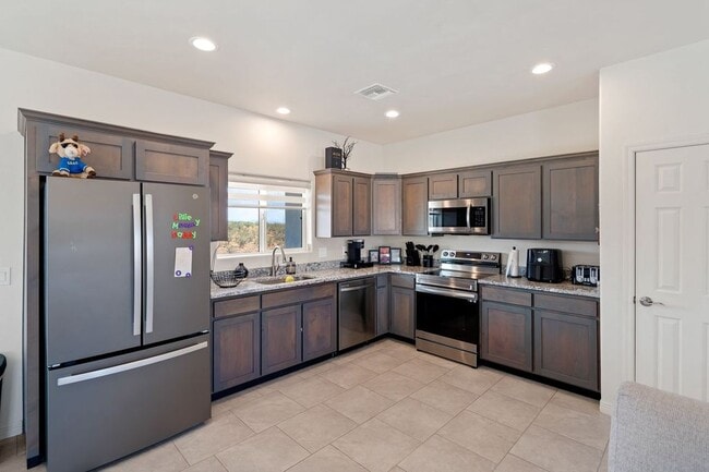 1829 Camino Lebanon in Rio Rico, AZ - Building Photo - Building Photo