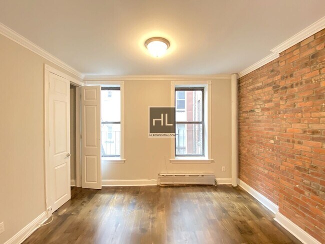 118 Christopher St