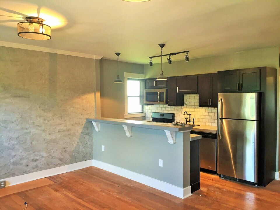 5612 Beacon St in Pittsburgh, PA - Building Photo