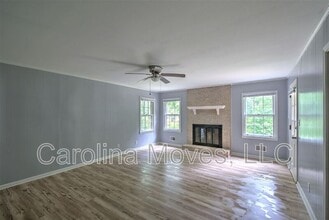 1011 Miller Rd in Greenville, SC - Foto de edificio - Building Photo