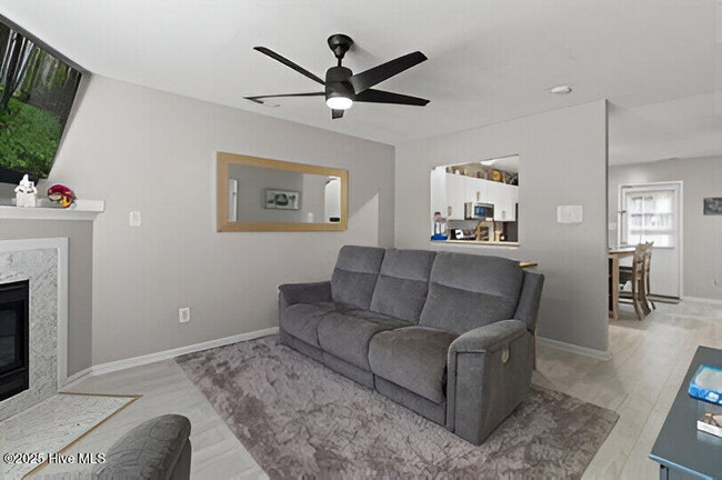 305 Meadowbrook Ln in Jacksonville, NC - Building Photo - Building Photo