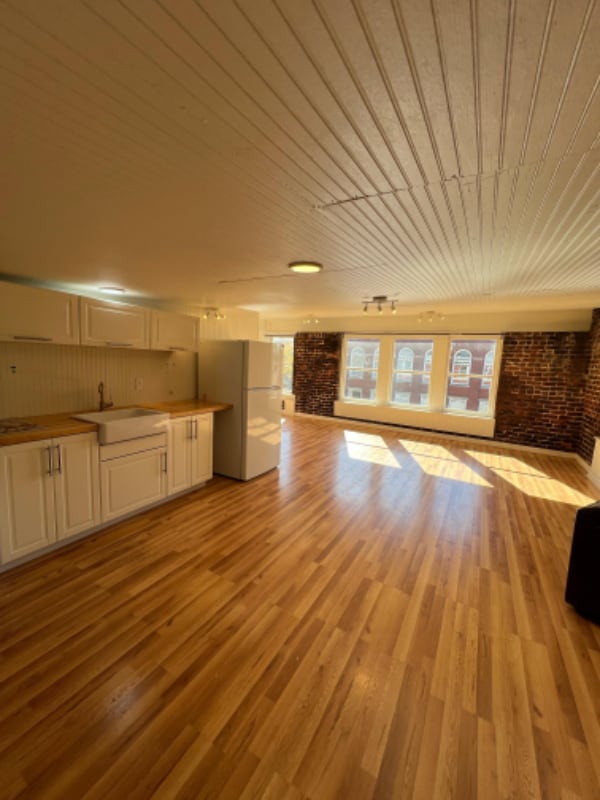 119 W Main St in Charlottesville, VA - Foto de edificio - Building Photo