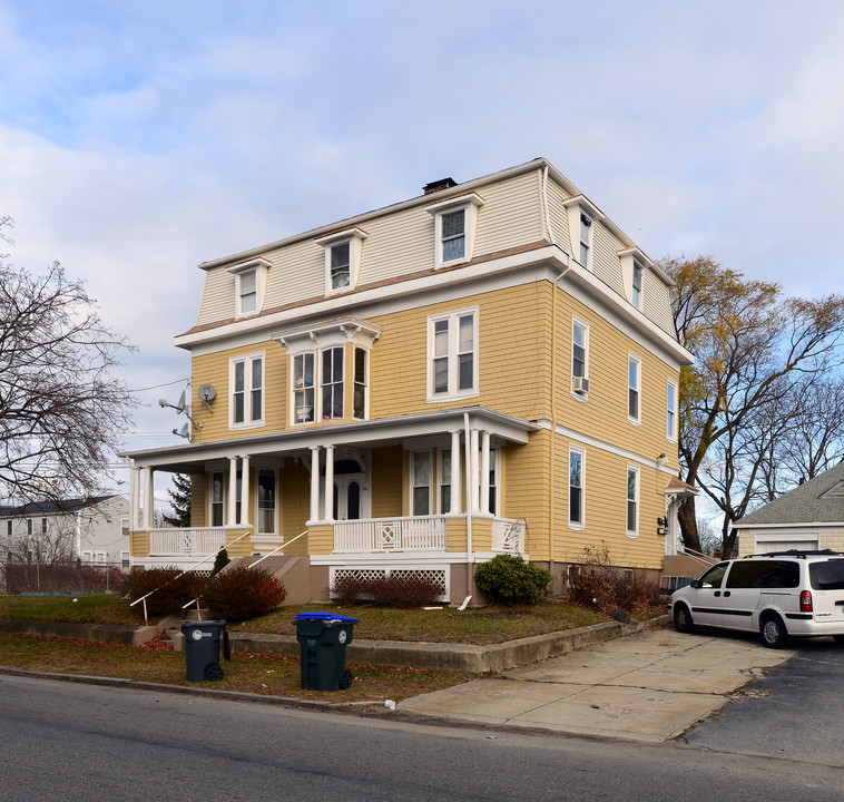 100 Farmington Ave in Providence, RI - Building Photo