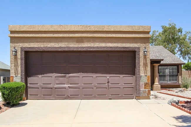 property at 1308 E Topeka Dr