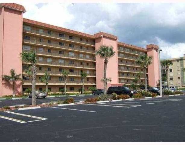 10152 S Ocean Dr-Unit -418 in Jensen Beach, FL - Building Photo