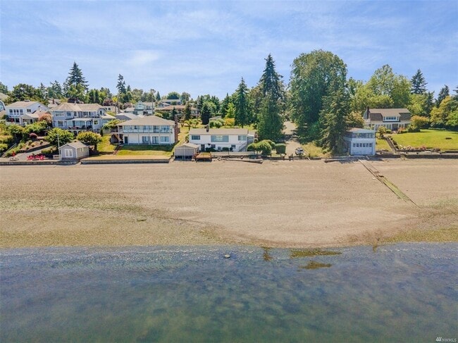 property at 5304 Hyada Blvd NE