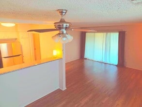 1190 S Winery Ave, Unit 143 in Fresno, CA - Foto de edificio - Building Photo