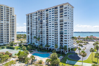 Landmark Towers in Clearwater, FL - Foto de edificio - Building Photo