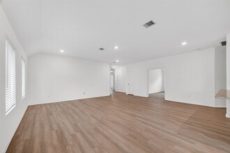 19168 Pinewood Grove Trl in Roman Forest, TX - Building Photo - Building Photo