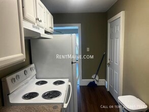 62 High St, Unit 3 in Bangor, ME - Building Photo - Building Photo