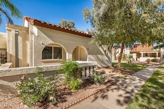 5136 E Evergreen St in Mesa, AZ - Building Photo - Building Photo