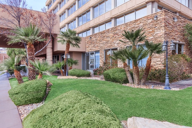 Mark 1 Apartments in Las Vegas, NV - Building Photo - Building Photo