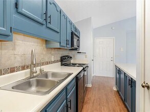 3701 Cotswold Ter, Unit 7K in Greensboro, NC - Building Photo - Building Photo