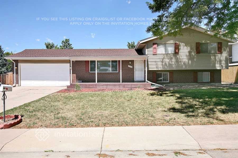 12825 E Virginia Pl in Aurora, CO - Building Photo