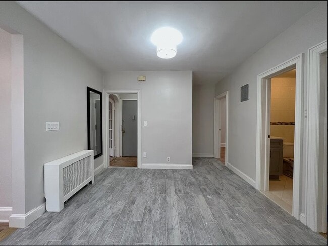 6749 Juno St, Unit #1 in Forest Hills, NY - Building Photo - Building Photo