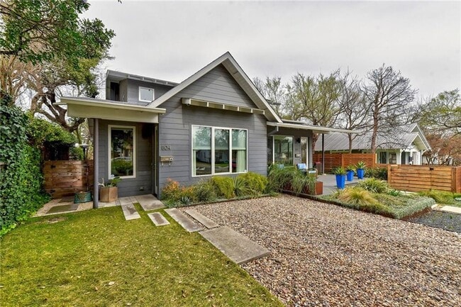 property at 804 W Johanna St