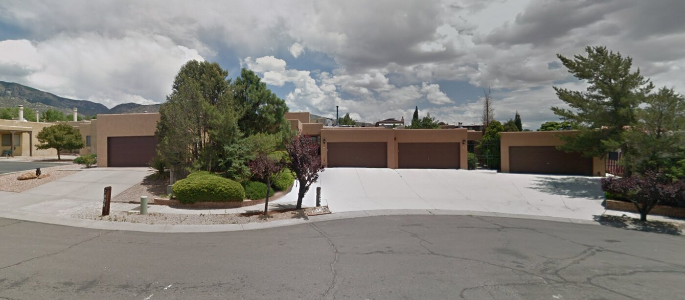 1804 Father Sky St NE in Albuquerque, NM - Building Photo