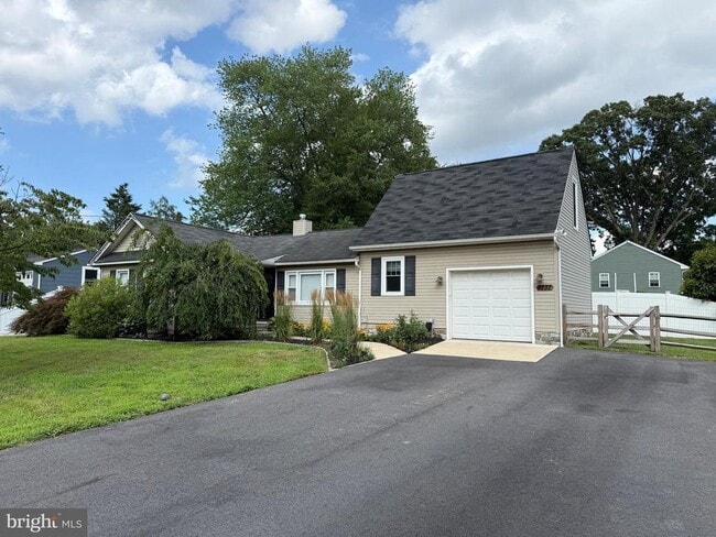 property at 4737 Meeting Rd