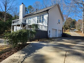 1010 Woodward Park Dr in Suwanee, GA - Building Photo - Building Photo