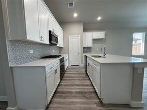 861 Boomer Ln in Ferris, TX - Building Photo - Building Photo