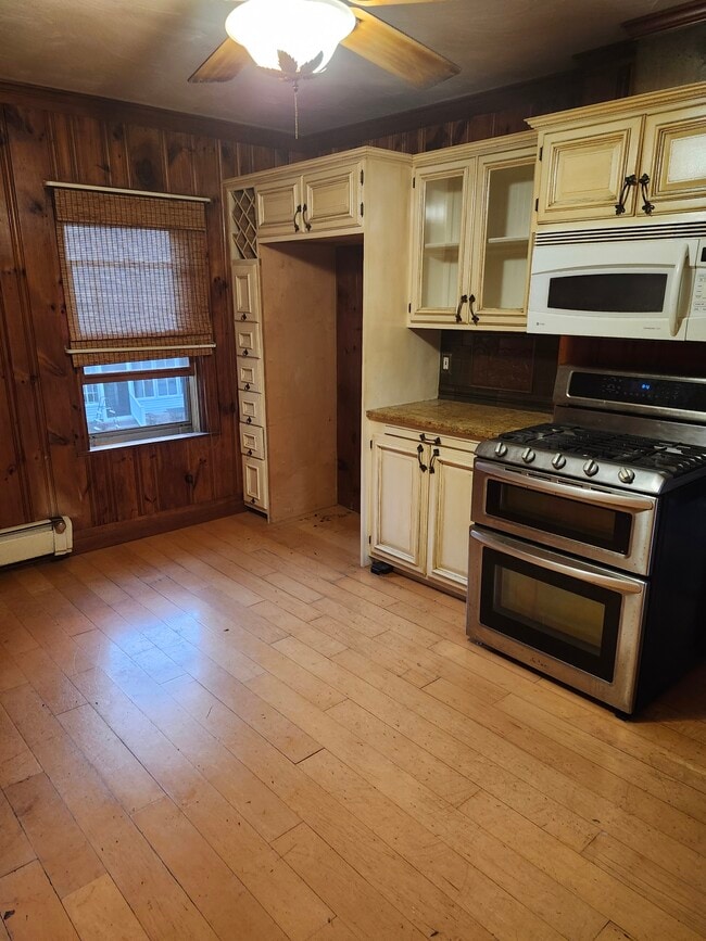 323 Village St, Unit village st